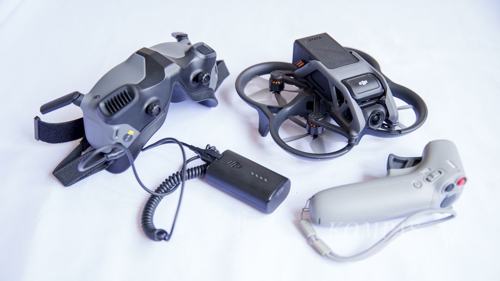 DJI Avata di lengkapi dengan Goggles 2 dan Motion Controller. 