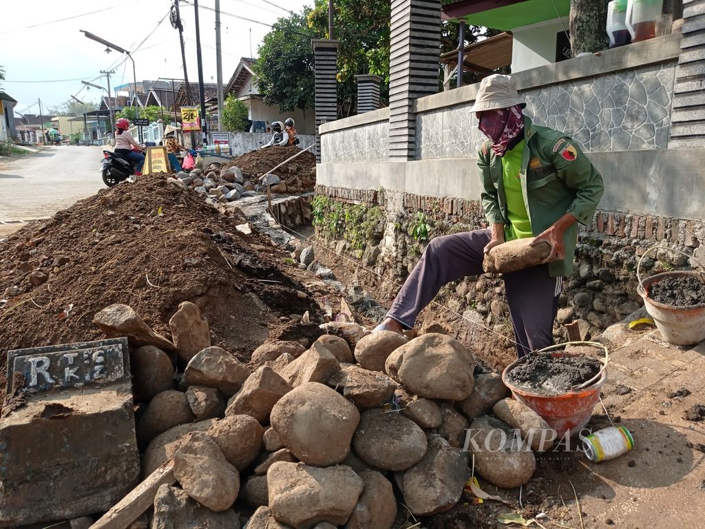 https://assetd.kompas.id/8QBVw0L8V5A2sHNadI6C7Wil6-M=/1024x768/filters:watermark(https://cdn-content.kompas.id/umum/kompas_main_logo.png,-16p,-13p,0)/https%3A%2F%2Fkompas.id%2Fwp-content%2Fuploads%2F2020%2F09%2Fd3956131-428b-4e9e-815f-feb316a0177f_jpg.jpg
