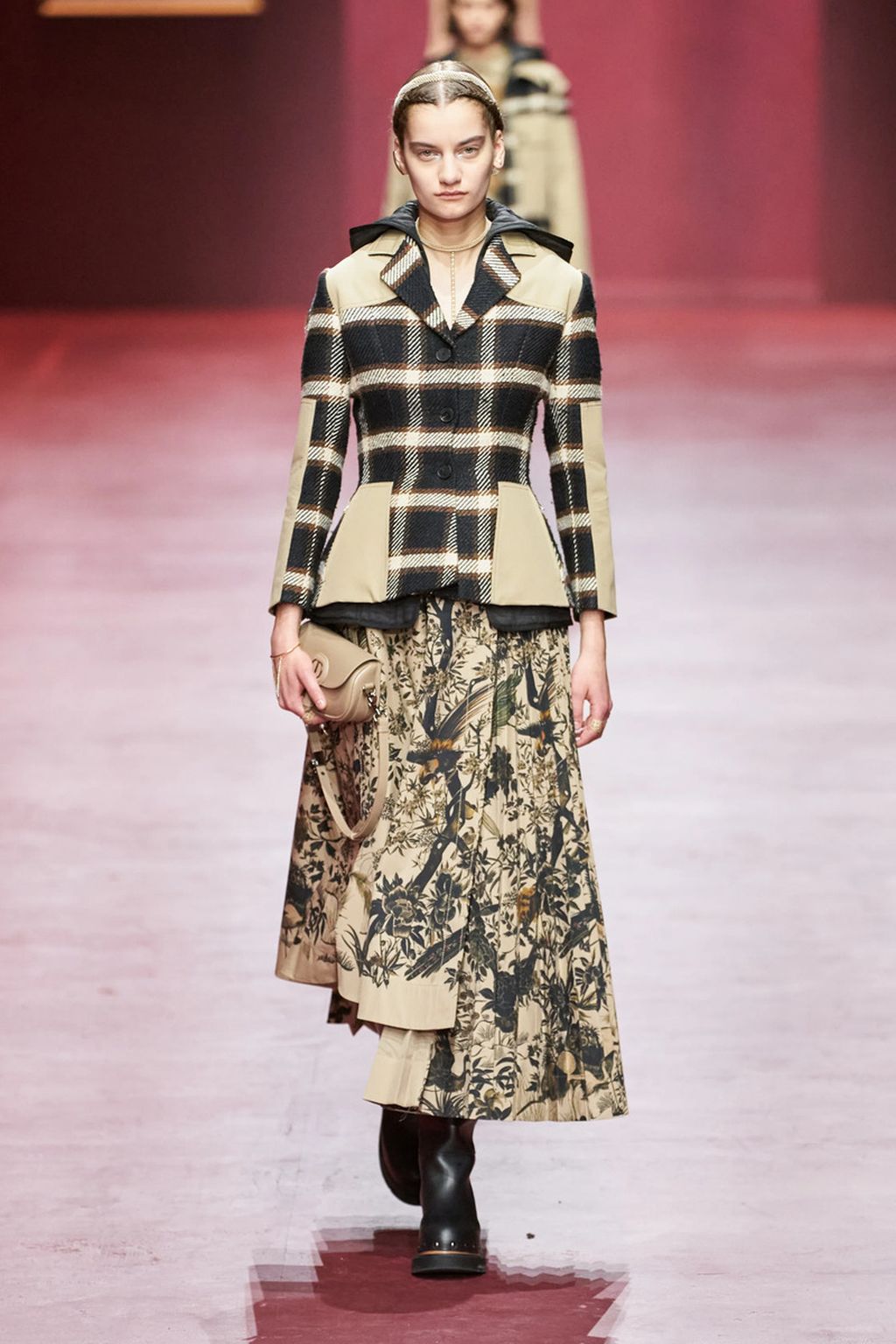 Koleksi Dior di Paris Fashion Week 2022