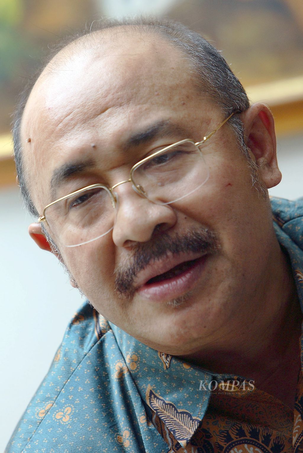 https://assetd.kompas.id/9_ZF3sAZLOs6LTp-X1VB1BADuwA=/1024x1528/filters:watermark(https://cdn-content.kompas.id/umum/kompas_main_logo.png,-16p,-13p,0)/https%3A%2F%2Fkompas.id%2Fwp-content%2Fuploads%2F2018%2F06%2F20090409ARB5-2.jpg