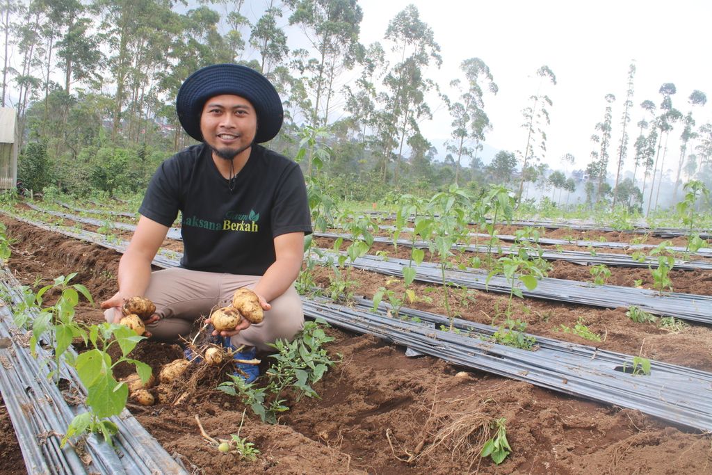 Haris Yusmana, diambil di Kecamatan Pangalengan, Kabupaten Bandung, Jawa Barat, Selasa (21/2/2023).