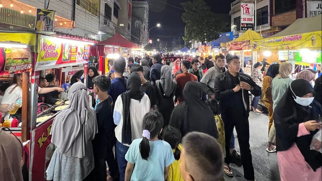 Memanjakan Lidah di Kuliner Jalanan Makassar