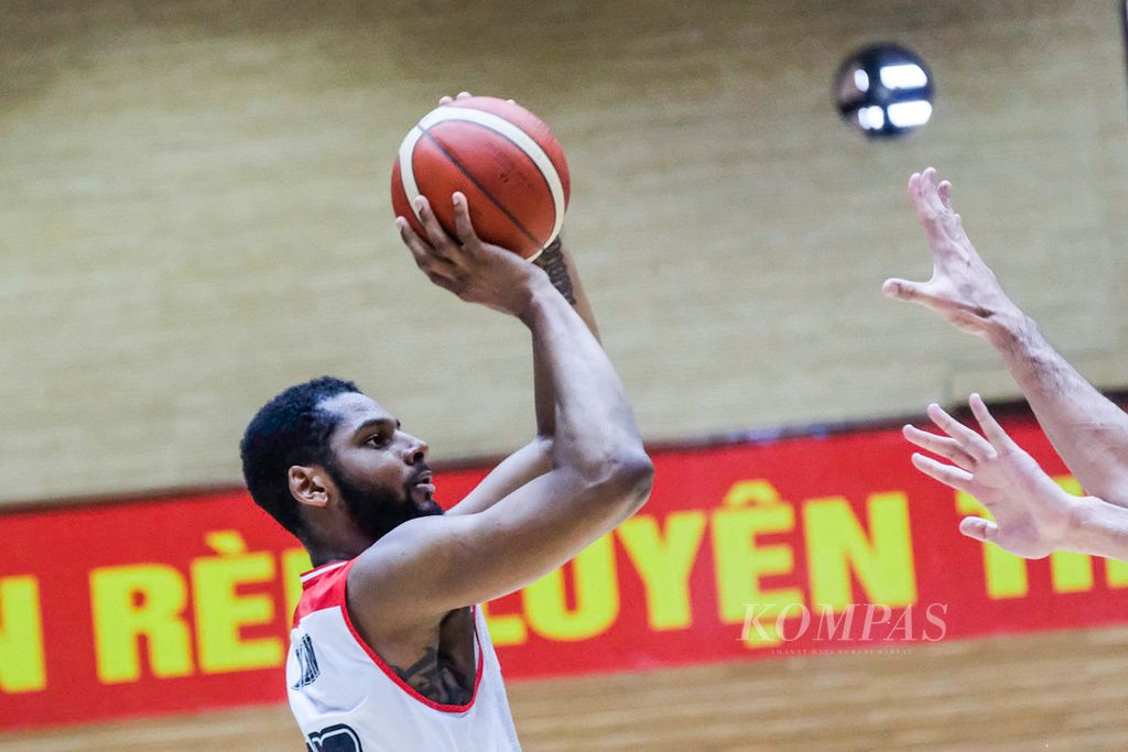 Pemain naturalisasi Indonesia Marques Bolden ketika mengantar timnas meraih emas di SEA Games Vietnam 2021, pada Mei 2022. 