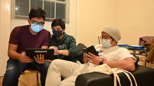 Suka Duka Mahasiswa Hidup Bersama Omicron di London