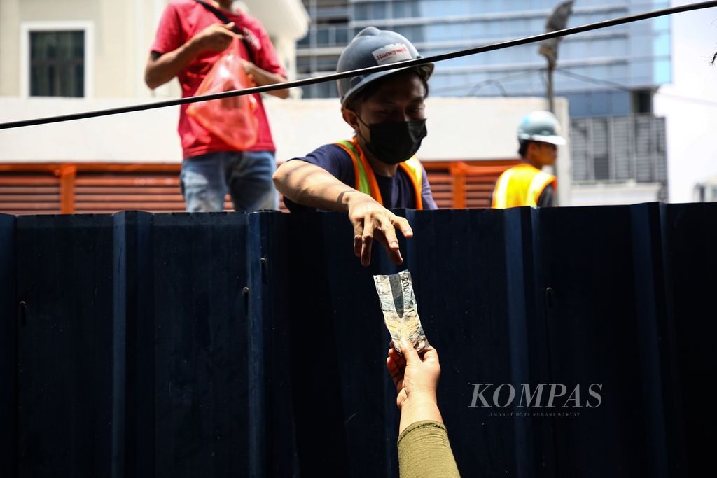 https://assetd.kompas.id/9s0CHDO9rxYSkV4JenLqVT27pXE=/1024x683/filters:watermark(https://cdn-content.kompas.id/umum/kompas_main_logo.png,-16p,-13p,0)/https%3A%2F%2Fkompas.id%2Fwp-content%2Fuploads%2F2021%2F09%2F25b97126-4336-4815-8edb-873bc852e4b9_jpg.jpg