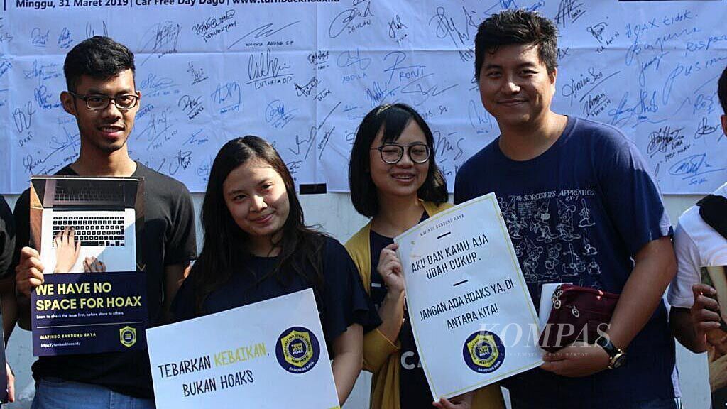 https://assetd.kompas.id/9xLXkmr2uZ8DS4NX-qtR4PytJRw=/1024x576/filters:watermark(https://cdn-content.kompas.id/umum/kompas_main_logo.png,-16p,-13p,0)/https%3A%2F%2Fkompas.id%2Fwp-content%2Fuploads%2F2020%2F01%2F20200121_ENGLISH-TAJUK-LITERASI-DAN-LITERASI-DIGITAL_A_web_1579618381.jpg