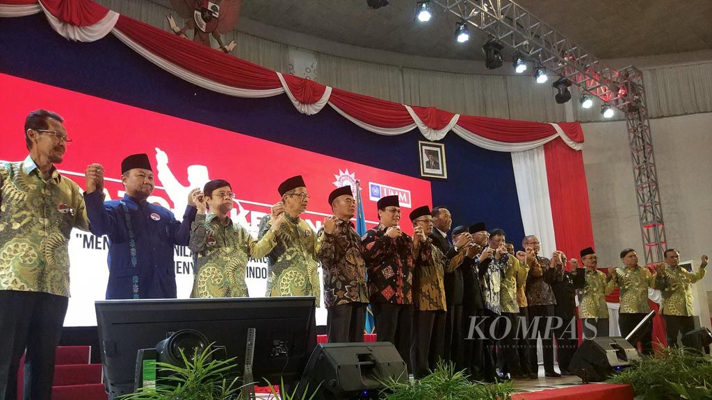 https://assetd.kompas.id/AEPIDuTJt0dwjq7_ehc4JlJs92k=/1024x576/filters:watermark(https://cdn-content.kompas.id/umum/kompas_main_logo.png,-16p,-13p,0)/https%3A%2F%2Fkompas.id%2Fwp-content%2Fuploads%2F2018%2F08%2F20180813_ENGLISH-TAJUK_-A_web-1.jpg