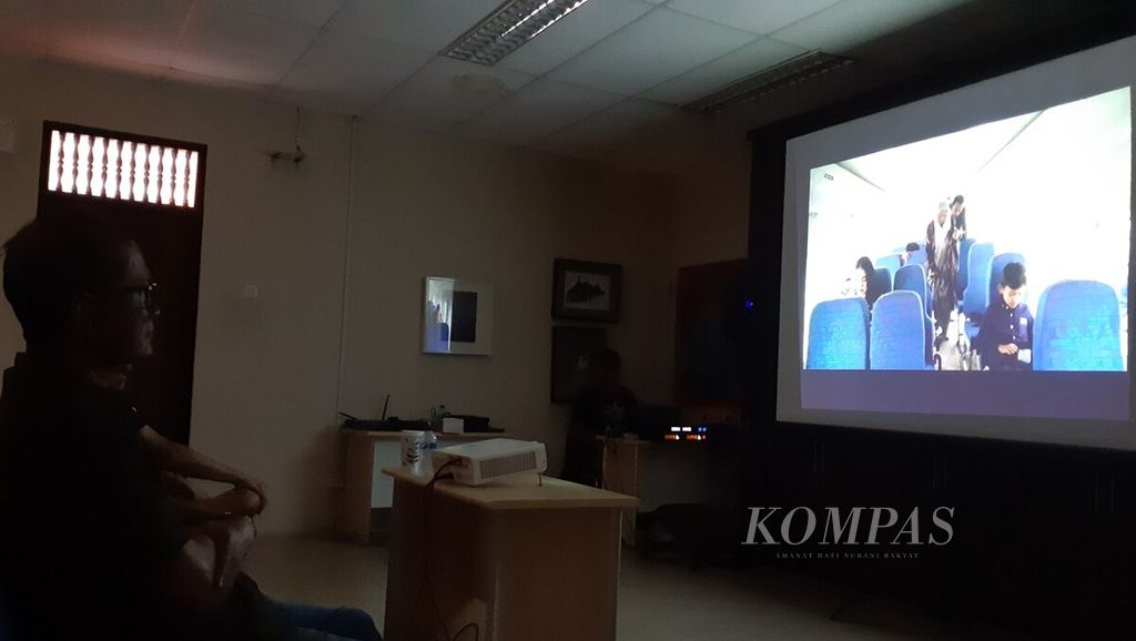 Bali Mangsi Foundation menggelar diskusi, yang dirangkai dengan pemutaran film dan pengenalan buku berjudul <i>50 Cerita Inspiratif, Resep Rahasia Cinta, </i>di Kantor Kompas Perwakilan Bali di Kota Denpasar, Senin (2/1/2023). 