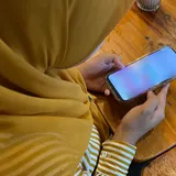 Aplikasi Pemasaran dan Senyum Profesional Ibu-ibu "Buzzer"