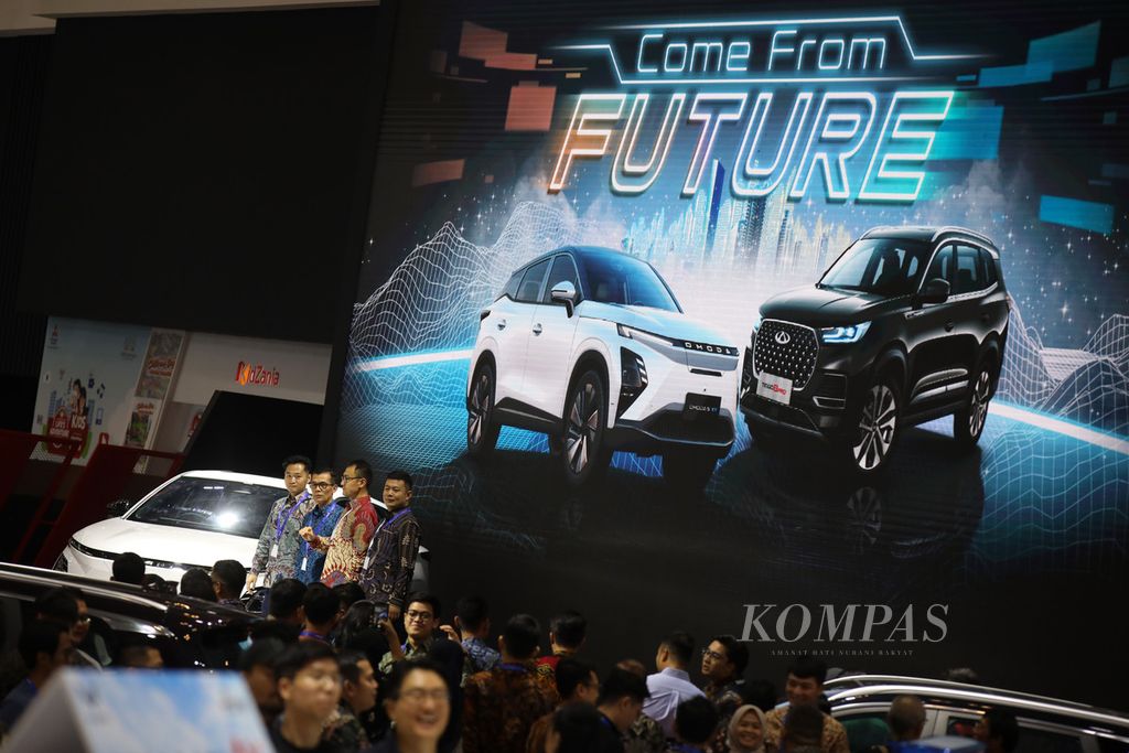 Peluncuran mobil Chery Omoda 5 EV pada pameran otomotif Gaikindo Indonesia International Auto Show (GIIAS) 2023 di ICE BSD, Kabupaten Tangerang, Banten, Kamis (10/8/2023). 