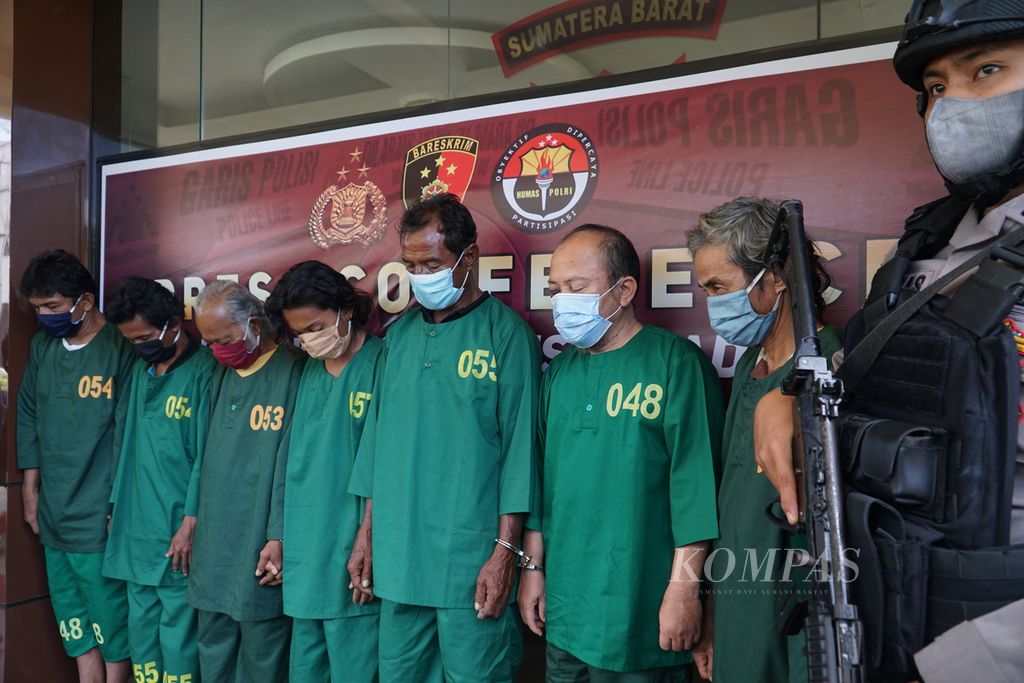 https://assetd.kompas.id/BG6xW7k2l2ZahC4M8tV5090QvEw=/1024x683/filters:watermark(https://cdn-content.kompas.id/umum/kompas_main_logo.png,-16p,-13p,0)/https%3A%2F%2Fkompas.id%2Fwp-content%2Fuploads%2F2021%2F11%2F5023e3a0-30a2-4361-9854-8205f03299c1_JPG.jpg