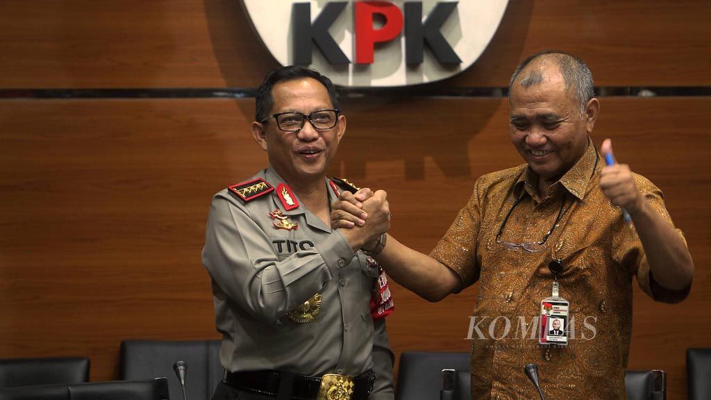 https://assetd.kompas.id/BPOEjuCXZLKy0ENTYmKZ5YA1oQg=/1024x576/filters:watermark(https://cdn-content.kompas.id/umum/kompas_main_logo.png,-16p,-13p,0)/http%3A%2F%2Fkompas.id%2Fwp-content%2Fuploads%2F2017%2F06%2F20170621H6_ENGLISH-TAJUK-1_A_web.jpg