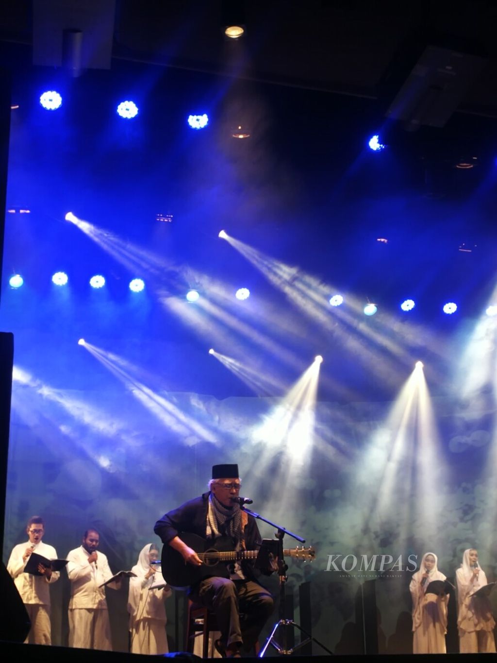 https://assetd.kompas.id/BRGnJdAFH8U9Y7zeEBokU3iNjHM=/1024x1365/filters:watermark(https://cdn-content.kompas.id/umum/kompas_main_logo.png,-16p,-13p,0)/https%3A%2F%2Fkompas.id%2Fwp-content%2Fuploads%2F2020%2F02%2FIMG_20200218_203847_1582122497.jpg