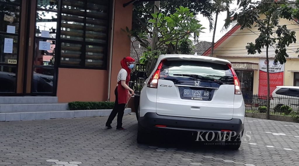 https://assetd.kompas.id/Bgd5I2AO_3ZT-COezohMvOmfA4o=/1024x571/filters:watermark(https://cdn-content.kompas.id/umum/kompas_main_logo.png,-16p,-13p,0)/https%3A%2F%2Fkompas.id%2Fwp-content%2Fuploads%2F2021%2F07%2F20210716_195327_1626440033.jpg