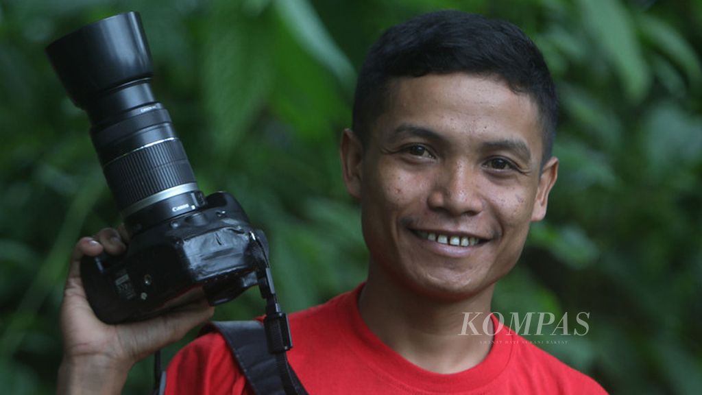 Ardin Mokodompit, anggota Masyarakat Mitra Polisi Hutan di Taman Nasional Bogani Nani Wartabone, saat ditemui di Suwawa Timur, Kabupaten Bone Bolango, Provinsi Gorontalo, Senin (18/7/2022).
