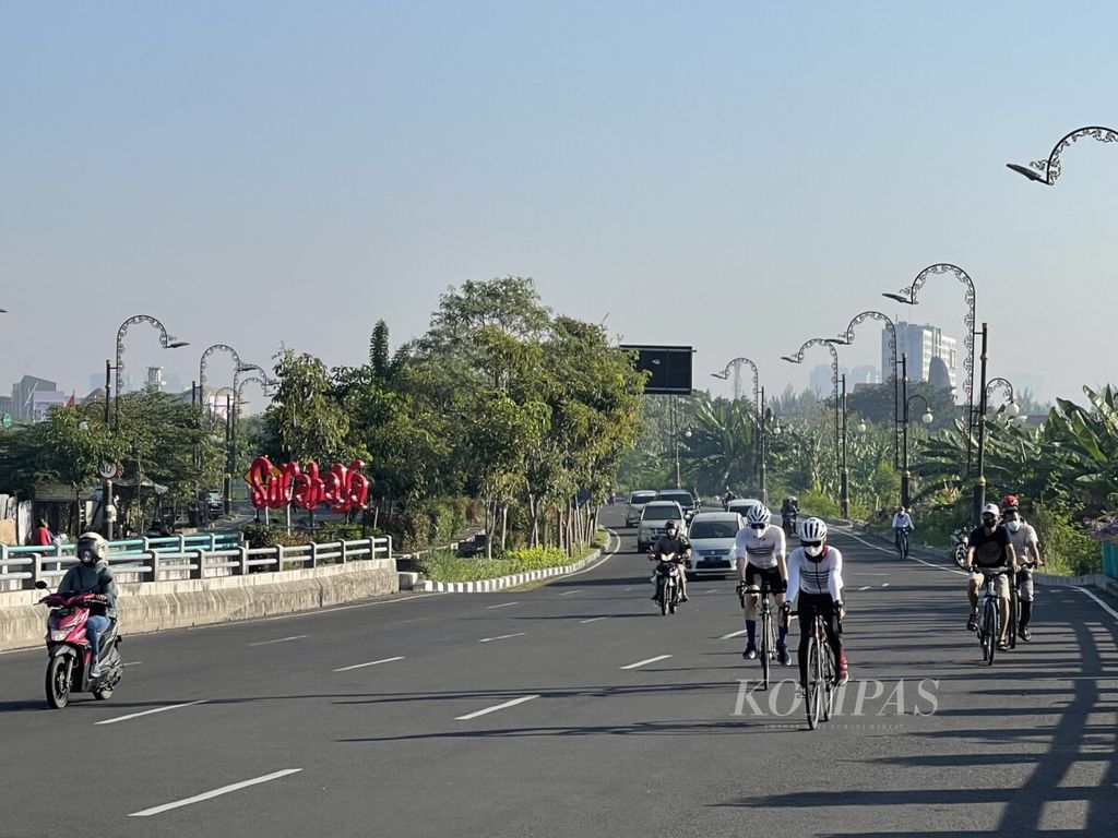 https://assetd.kompas.id/C7Ayq0T7noffEFy59fq5573WopM=/1024x768/filters:watermark(https://cdn-content.kompas.id/umum/kompas_main_logo.png,-16p,-13p,0)/https%3A%2F%2Fkompas.id%2Fwp-content%2Fuploads%2F2021%2F07%2F20210725ETAA_1627214457.jpg