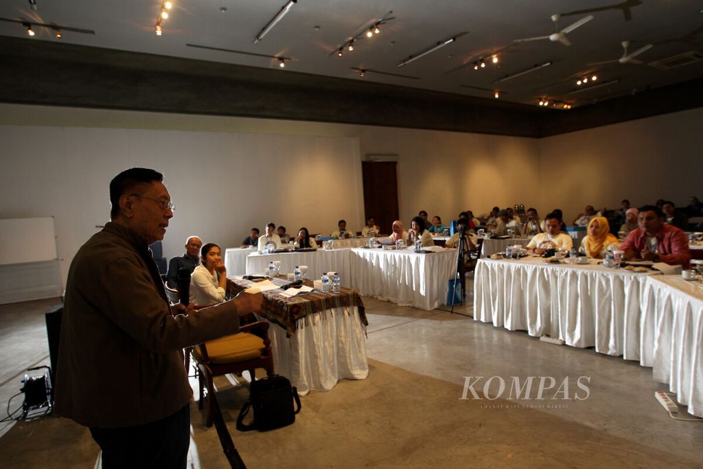https://assetd.kompas.id/CS4oqt9Eb8KhqTOlwwgAMbYedL4=/1024x683/filters:watermark(https://cdn-content.kompas.id/umum/kompas_main_logo.png,-16p,-13p,0)/https%3A%2F%2Fkompas.id%2Fwp-content%2Fuploads%2F2021%2F08%2F20150522rzf87_1629779449.jpg
