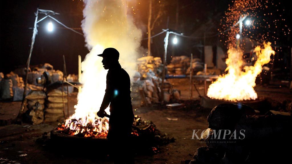 https://assetd.kompas.id/CViPn6EeuxxsNtqH1AI4yJzYLdk=/1024x576/filters:watermark(https://cdn-content.kompas.id/umum/kompas_main_logo.png,-16p,-13p,0)/https%3A%2F%2Fkompas.id%2Fwp-content%2Fuploads%2F2018%2F10%2F20181014_ENGLISH-TIMBAL_A_web_1539526457.jpg