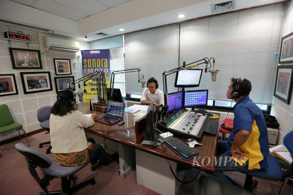 https://assetd.kompas.id/ChzIn531z3YGSJo2ObkDDvI3pwk=/1024x683/filters:watermark(https://cdn-content.kompas.id/umum/kompas_main_logo.png,-16p,-13p,0)/https%3A%2F%2Fkompas.id%2Fwp-content%2Fuploads%2F2020%2F12%2F20151203pri12_1606822465.jpg
