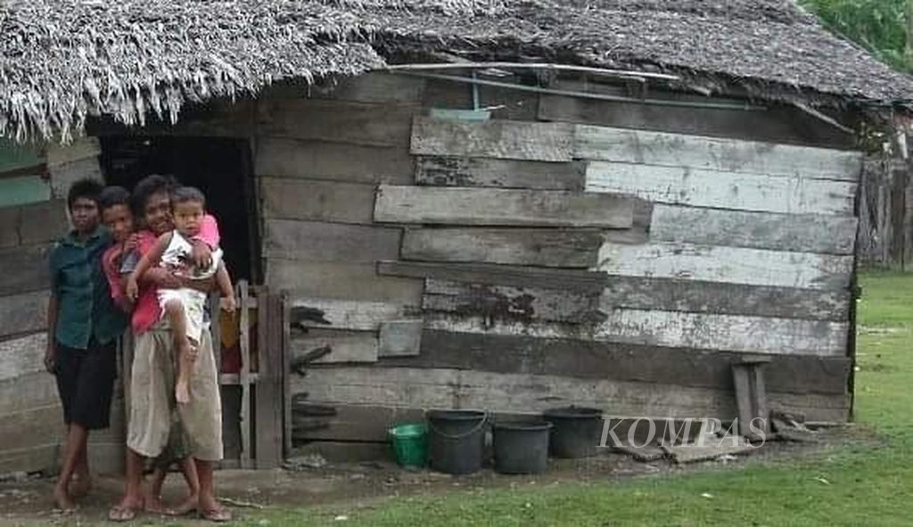 https://assetd.kompas.id/CoqxcjGYhUOQMpBBdNFmvsghKA0=/1024x591/filters:watermark(https://cdn-content.kompas.id/umum/kompas_main_logo.png,-16p,-13p,0)/https%3A%2F%2Fkompas.id%2Fwp-content%2Fuploads%2F2019%2F03%2F20190322kor0-orang-miskin_1553856317.jpg