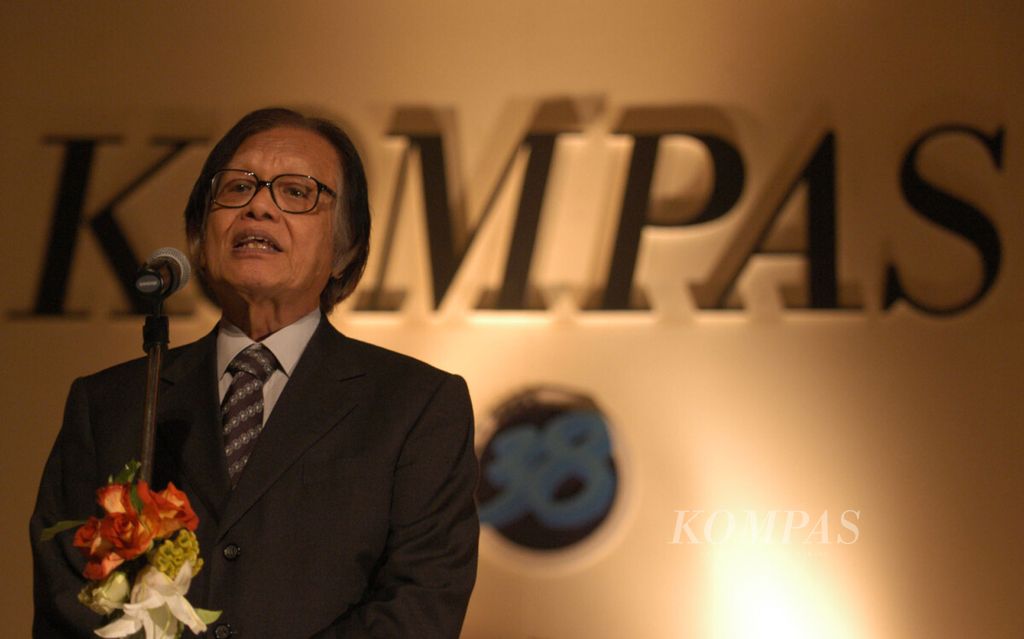 https://assetd.kompas.id/D2izOIbsqEpESnRJ0mFI3btv4hY=/1024x639/filters:watermark(https://cdn-content.kompas.id/umum/kompas_main_logo.png,-16p,-13p,0)/https%3A%2F%2Fkompas.id%2Fwp-content%2Fuploads%2F2020%2F09%2FJAKOB-OETAMA-02-03_1599456307.jpg