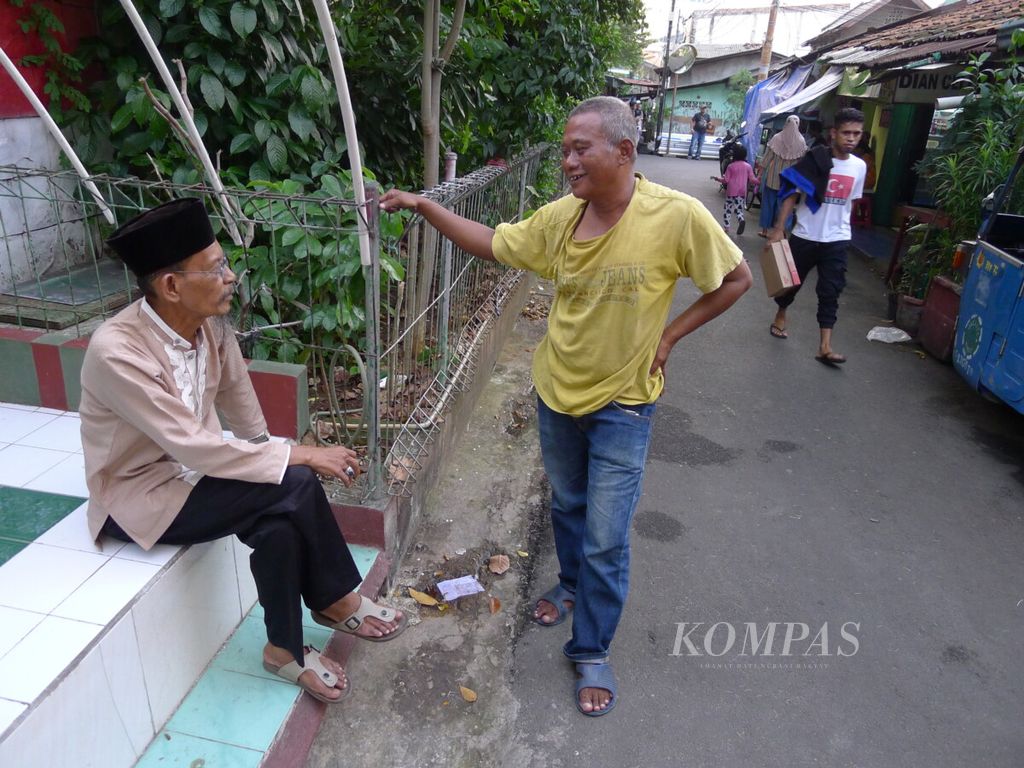 https://assetd.kompas.id/DXCKMN0GX9pj-jW3qhJZ6yYTVQQ=/1024x768/filters:watermark(https://cdn-content.kompas.id/umum/kompas_main_logo.png,-16p,-13p,0)/https%3A%2F%2Fkompas.id%2Fwp-content%2Fuploads%2F2021%2F06%2F20210428bayV_Edisi-Khusus-Buah-buahan-Jalan-Kenari_1624482438.jpg