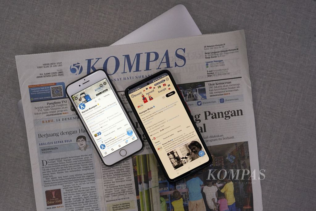 Tampilan akun Twitter harian Kompas dan Kompas Muda.