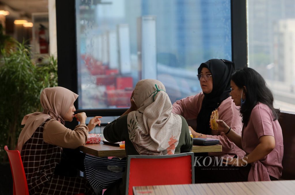 https://assetd.kompas.id/EDr9ageJm-XGGiWbn8gC0nVZA3A=/1024x679/filters:watermark(https://cdn-content.kompas.id/umum/kompas_main_logo.png,-16p,-13p,0)/https%3A%2F%2Fkompas.id%2Fwp-content%2Fuploads%2F2020%2F10%2F780b6b00-3af2-42e4-935b-751ba5ac7424_jpg.jpg