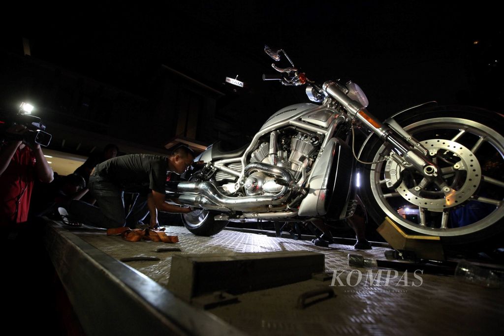 https://assetd.kompas.id/EZwDBFuGkmb2Goz0XlXXCyYBTQA=/1024x683/filters:watermark(https://cdn-content.kompas.id/umum/kompas_main_logo.png,-16p,-13p,0)/https%3A%2F%2Fkompas.id%2Fwp-content%2Fuploads%2F2018%2F05%2F20140127PRI11-1.jpg