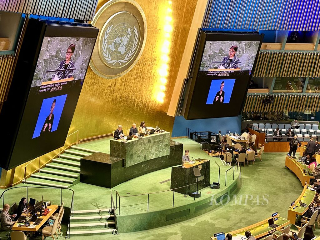 Menteri Luar Negeri RI Retno Marsudi berpidato di KTT untuk Masa Depan, Senin (23/9/2024), di Markas Besar Perserikatan Bangsa-Bangsa, New York, Amerika Serikat. 