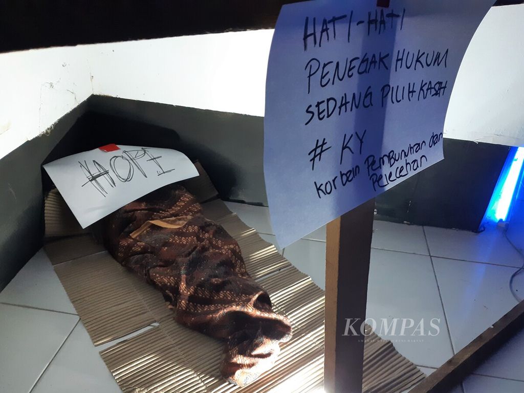 Pameran Karya Korban Kekerasan Seksual di Taman Budaya Jambi pada Kamis hingga Jumat (15-16/12/2022) menyuarakan harapan para korban. Membawa pesan dan harapan akan adanya penegakan hukum yang kuat, penghapusan stigma bagi korban, serta dukungan pemulihan dan pemberdayaan para penyintas.