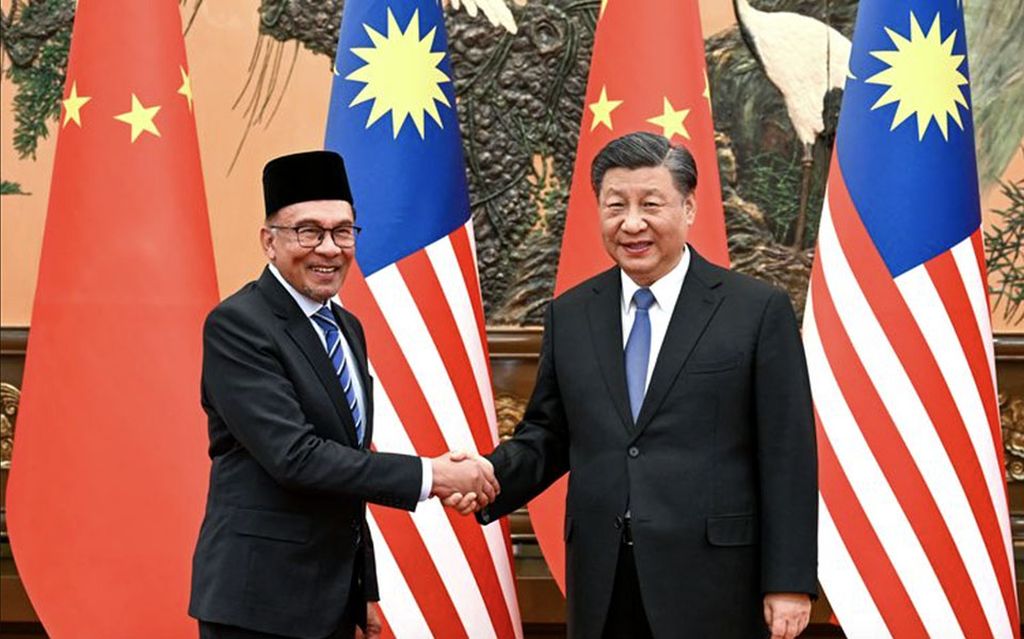 Presiden China Xi Jinping bertemu dengan Perdana Menteri Malaysia Anwar Ibrahim