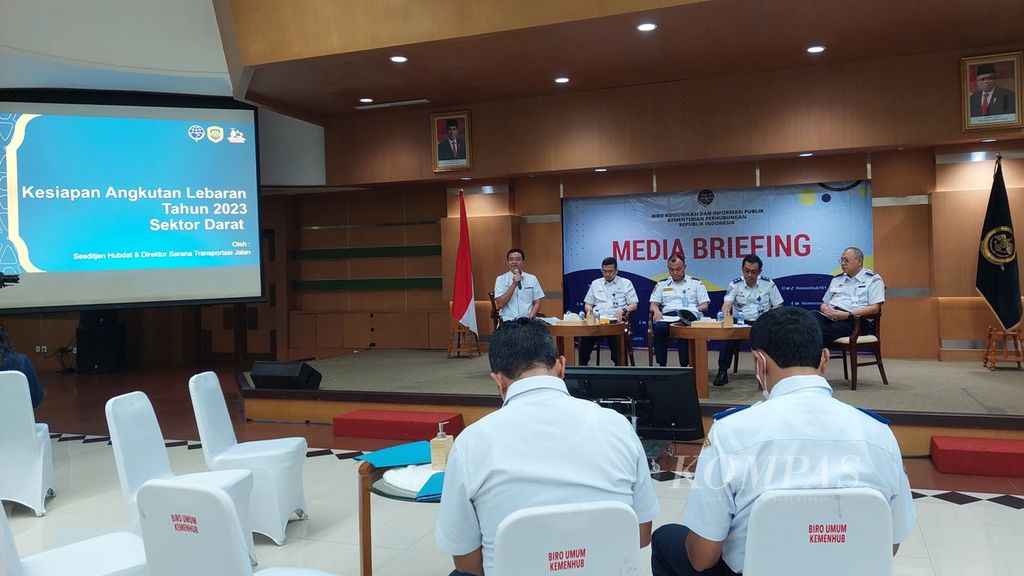 Paparan mengenai kesiapan angkutan Lebaran 2023 di Kantor Kementerian Perhubungan, Jakarta, Kamis (16/3/2023). 
