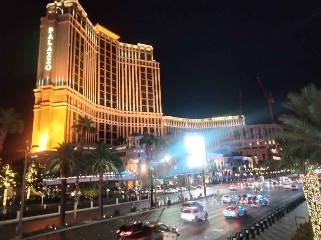 The Palazzo, salah satu hotel dan resor mewah di Las Vegas yang menjadi bagian dari satu kompleks besar Venetian Resort and Casino and Venetian Expo. Venetian Expo ini menjadi tempat digelarnya Amazon Web Services re:Invent 2022 selama 27 November-2 Desember 2022 di Las Vegas, Amerika Serikat. AWS re:Invent adalah ajang tahunan konferensi dan eksebisi tentang komputasi awan yang selalu digelar di Las Vegas.