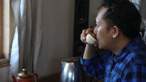 Menua Lebih Sehat dengan Minum Teh dan Makan Buah yang Kaya Flavonoid