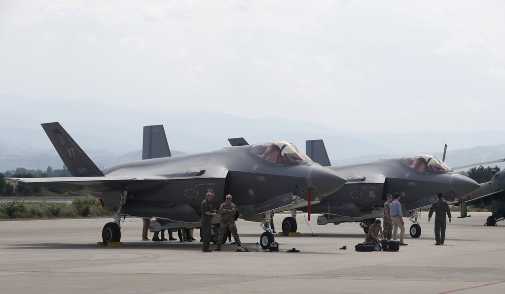 Skandinavia Bentuk Aliansi Angkatan Udara, Operasikan 243 Jet Tempur - Kompas.id