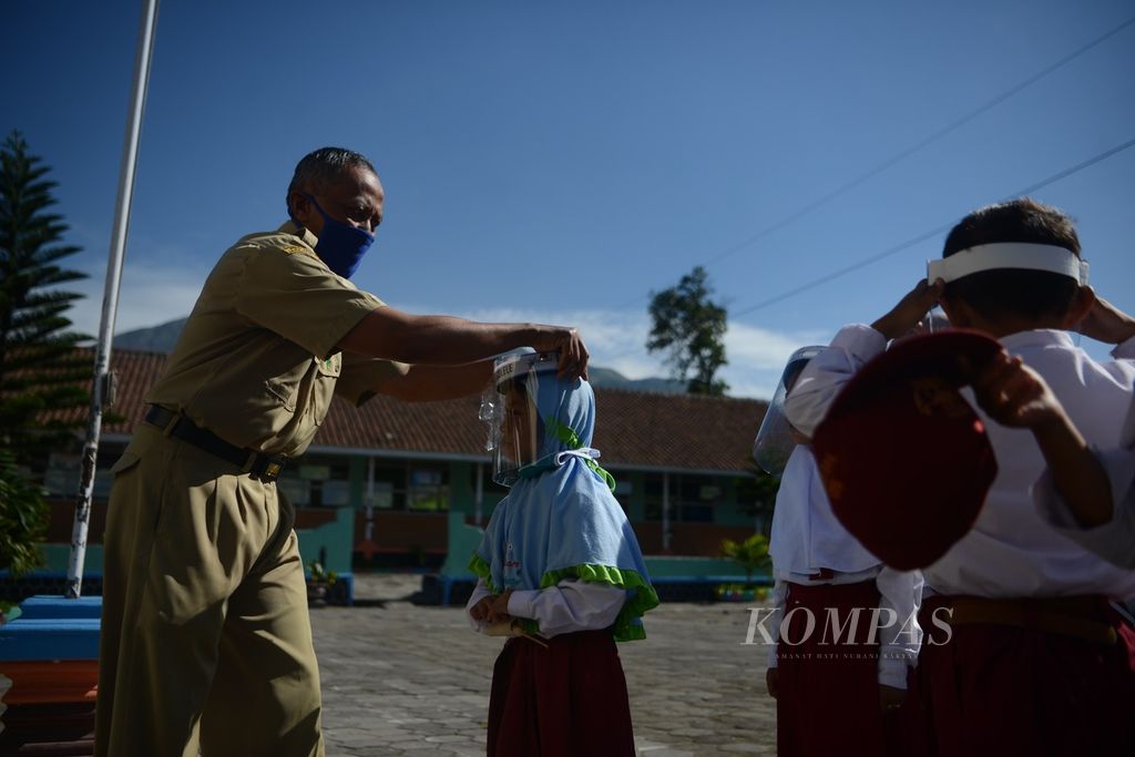 https://assetd.kompas.id/G7RV9drg9k-LdJvX9bHS0YaavZk=/1024x683/filters:watermark(https://cdn-content.kompas.id/umum/kompas_main_logo.png,-16p,-13p,0)/https%3A%2F%2Fkompas.id%2Fwp-content%2Fuploads%2F2020%2F11%2Fd9b09ce0-a1e4-416f-bc82-a5a58010bd79_jpg.jpg