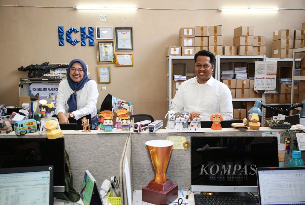 Rauf Raphanus (kanan) dan Putri Ayu Pratami, Founder Ichinogami 