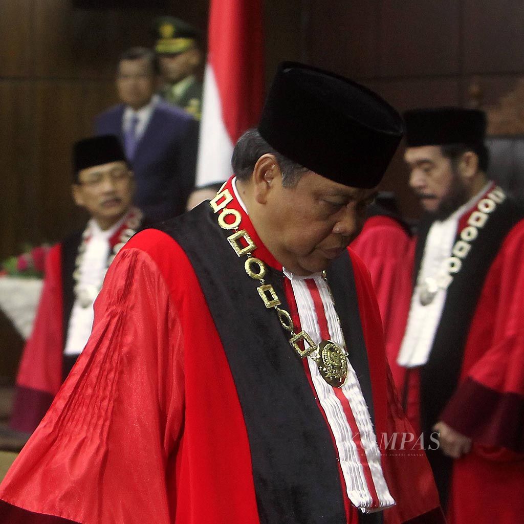 https://assetd.kompas.id/GW7SuCM8ubLSK7J5IiQ3c1nXEcY=/1024x1024/filters:watermark(https://cdn-content.kompas.id/umum/kompas_main_logo.png,-16p,-13p,0)/http%3A%2F%2Fkompas.id%2Fwp-content%2Fuploads%2F2017%2F07%2F20170717H6_ENGLISH-TAJUK-1_A_web.jpg