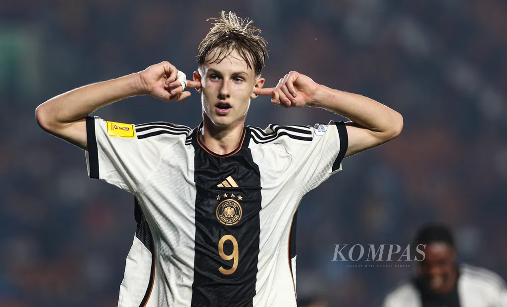 Selebrasi gol pemain tim Jerman, Max Moerstedt, setelah berhasil membobol gawang tim Meksiko dalam laga penyisihan Grup F Piala Dunia U-17 2023 di Stadion Si Jalak Harupat, Kabupaten Bandung, Jawa Barat, Minggu (12/11/2023) malam. Jerman menang 3-1.