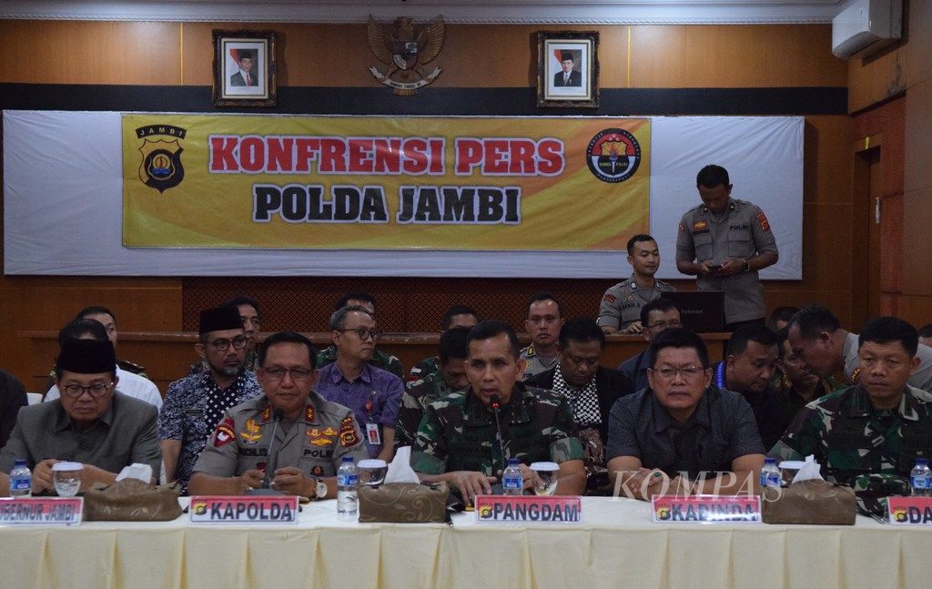 https://assetd.kompas.id/Ga5ziLeOSMkOu4ESUO-mx238DHA=/1024x647/filters:watermark(https://cdn-content.kompas.id/umum/kompas_main_logo.png,-16p,-13p,0)/https%3A%2F%2Fkompas.id%2Fwp-content%2Fuploads%2F2019%2F07%2FDSC_1394SILO.jpg