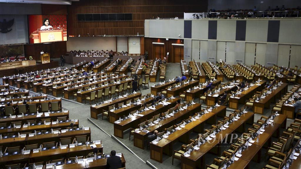 https://assetd.kompas.id/H22wlkbrZq_75ZAY6BVcWOR3A3w=/1024x576/filters:watermark(https://cdn-content.kompas.id/umum/kompas_main_logo.png,-16p,-13p,0)/https%3A%2F%2Fkompas.id%2Fwp-content%2Fuploads%2F2018%2F11%2F20181031_APBN_A_web_1540979575-10.jpg