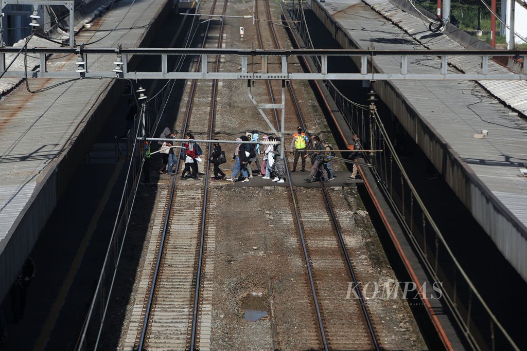 https://assetd.kompas.id/H4A8r0AbKCtgDhsID4pRIBEOGp8=/1024x683/filters:watermark(https://cdn-content.kompas.id/umum/kompas_main_logo.png,-16p,-13p,0)/https%3A%2F%2Fkompas.id%2Fwp-content%2Fuploads%2F2021%2F08%2F012027ee-3c9a-4e72-adaf-919fab479a5b_jpg.jpg