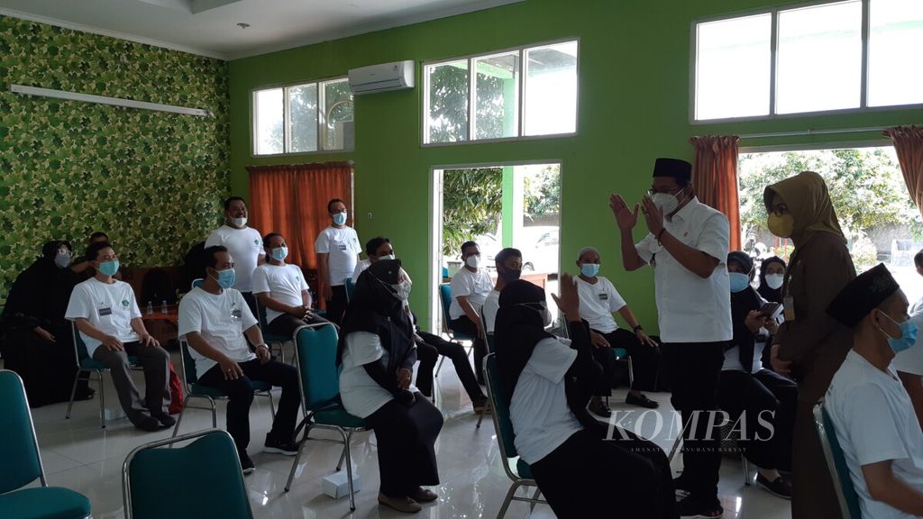 https://assetd.kompas.id/H8v7TYSkK4kQeJ7XHl05VdKkDyg=/1024x576/filters:watermark(https://cdn-content.kompas.id/umum/kompas_main_logo.png,-16p,-13p,0)/https%3A%2F%2Fkompas.id%2Fwp-content%2Fuploads%2F2021%2F09%2F20210913nik-foto-feature-sidoarjo1_1631614435.jpg