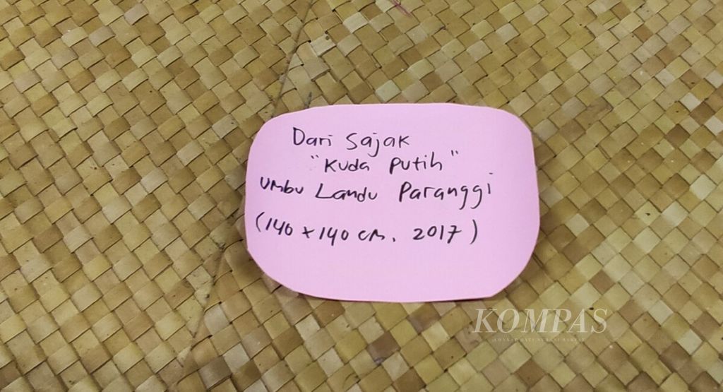 https://assetd.kompas.id/HBAwgNxMm9E9f19caa4iEDCOGn4=/1024x555/filters:watermark(https://cdn-content.kompas.id/umum/kompas_main_logo.png,-16p,-13p,0)/https%3A%2F%2Fkompas.id%2Fwp-content%2Fuploads%2F2021%2F05%2F20210525cokc-pameran-dan-peluncuran-blengbong_1621928640.jpg