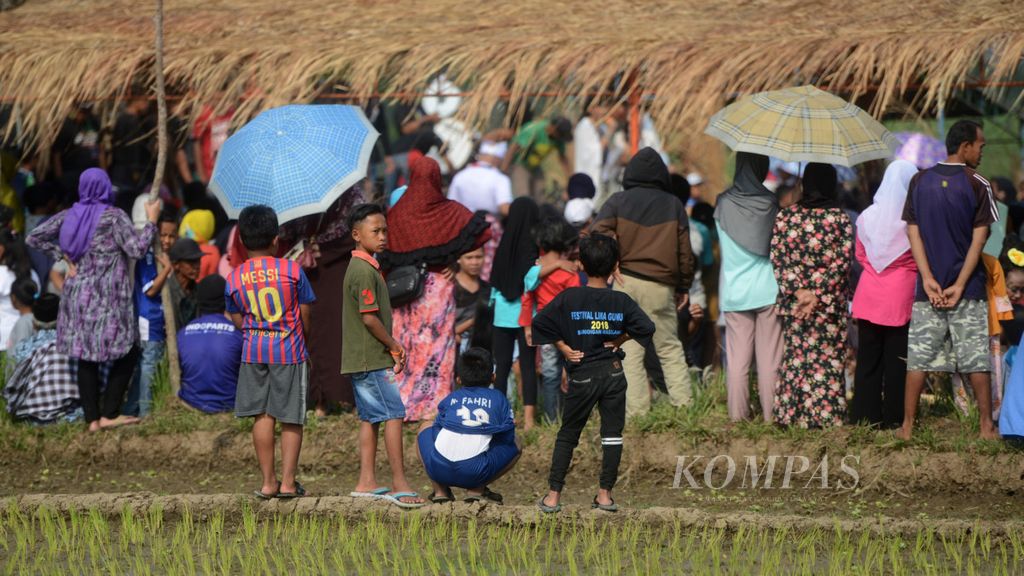 https://assetd.kompas.id/HC9ew5uAI_aOwjLe8LJQVxfFhLQ=/1024x576/filters:watermark(https://cdn-content.kompas.id/umum/kompas_main_logo.png,-16p,-13p,0)/https%3A%2F%2Fkompas.id%2Fwp-content%2Fuploads%2F2018%2F08%2F20180812dra113.jpg