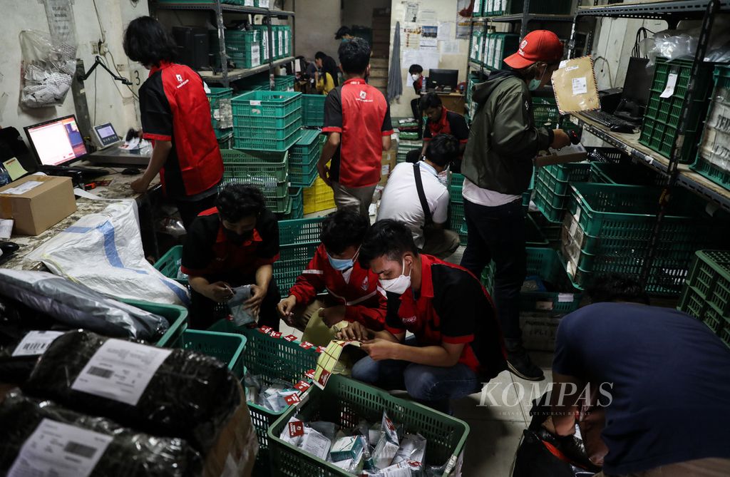 https://assetd.kompas.id/HYHa3H7t5R3hT1CIoavBlZ4-EWM=/1024x669/filters:watermark(https://cdn-content.kompas.id/umum/kompas_main_logo.png,-16p,-13p,0)/https%3A%2F%2Fkompas.id%2Fwp-content%2Fuploads%2F2021%2F07%2F451243d5-7fd2-4bba-8813-0bdcc0f4bace_jpg.jpg