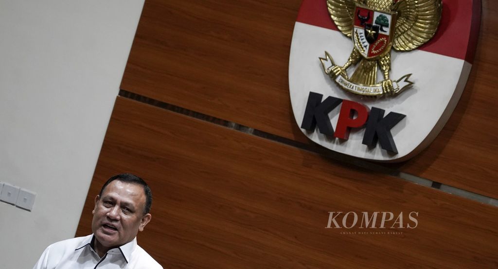 Ketua Komisi Pemberantasan Korupsi Firli Bahuri saat hadir dalam ekspose penahanan Hakim Yustisial Mahkamah Agung Edy Wibowo di Komisi Pemberantasan Korupsi (KPK), Jakarta, Senin (19/12/2022). 