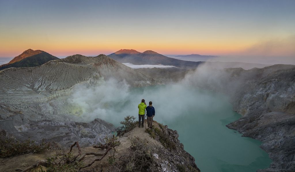 Suasana di Kawah Ijen, Jawa Timur, Selasa (9/7/2019).