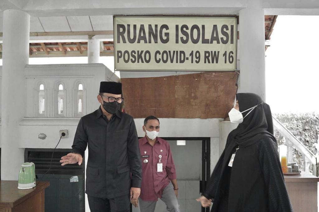 https://assetd.kompas.id/Hxlt-scn_OD9oTuOEWY-_N2SSew=/1024x681/https%3A%2F%2Fkompas.id%2Fwp-content%2Fuploads%2F2021%2F06%2FTempat-isolasi_1625055855.jpeg